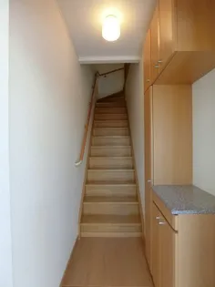 アルマーニ Ⅱ【2階】の玄関