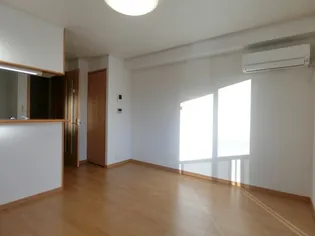 アルマーニ Ⅱ【2階】の居間