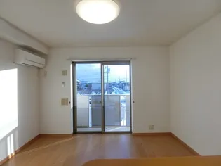 アルマーニ Ⅱ【2階】の居間