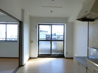 グランメール旗ヶ崎Ⅱ【2階】の居間