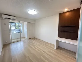 メゾン・デュ・レ【1階】の居間