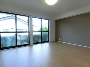 シーサイドハウスB棟【1階】の居間