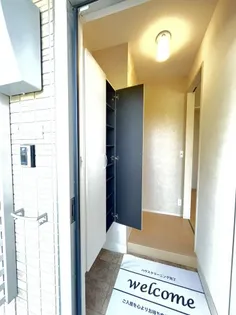 アロームB棟【1階】の玄関