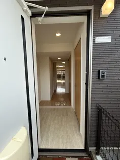 ルルド【1階】の玄関