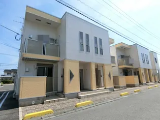 アルマーニ Ⅲ【1階】の外観