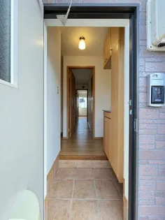 グッド ヒルズ 2番館【1階】の玄関