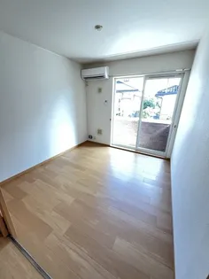 グッド ヒルズ 2番館【1階】の居間