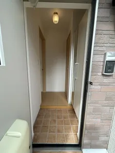 LAPINE(ラピーヌ)B【1階】の玄関