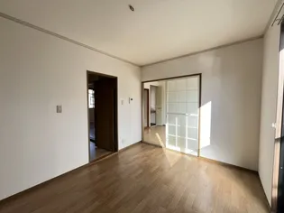 あざみB【103号室】の居間