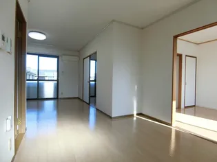 スティブルB棟【101号室】の居間