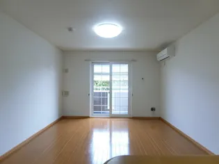 オリエント中島 B【1階】の居間