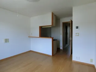 オリエント中島 A【2階】の居間