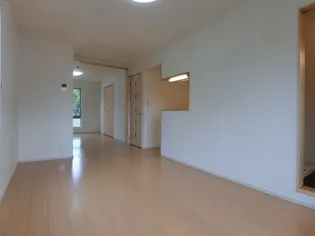 ラベンダー A【3階】の居間