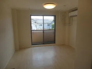 パーソナルマンション灘町【203号室】の居間