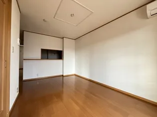 ベル・ミニョンA【2階】の居間