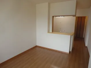 ピオニー【203号室】の居間