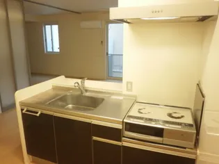 ラフィネ新開【102号室】のキッチン