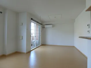 エテルニテ B【2階】の居間