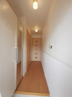 STARRY NOON Ⅱ(スターリーヌーン)【1階】の玄関