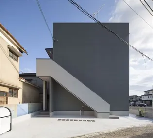 京都府京都市山科区音羽中芝町【アパート】の外観