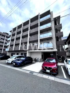 プレコート上鳥羽【3階】の外観