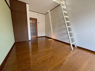 ハイツ万代【2階】の居間