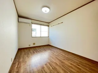 ハイツイースト【203号室】の居間