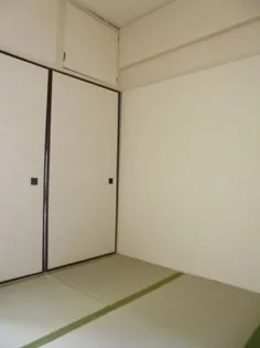 伊澤ビル【202号室】の居間