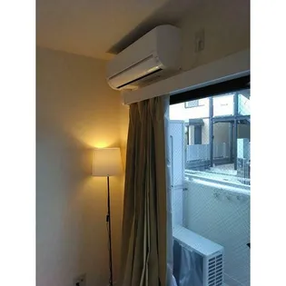 ポケットハイツ鶴ヶ峰【101号室】の居間