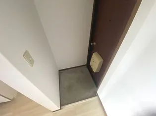 ハイツK6【203号室】の玄関