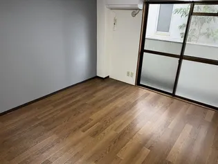 コーポAYUMI【202号室】の居間