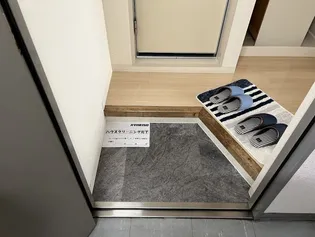 富士ラビット烏丸一条館【101号室】の玄関