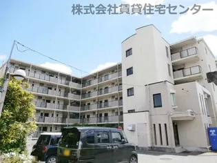 シャルル岩出の画像