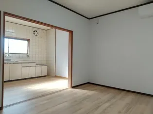 尾﨑住宅B北棟(2戸1)の居間