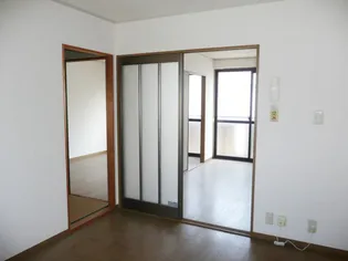 シティハイツ紀三井寺【2階】の玄関