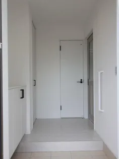 プルーム小雑賀の玄関
