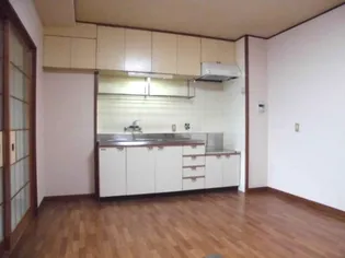 ロイヤルハイツ吉田【5階】の居間