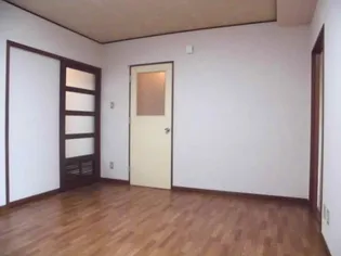 ロイヤルハイツ吉田【5階】の内装