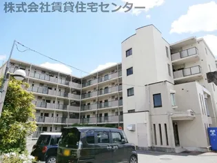 シャルル岩出の画像