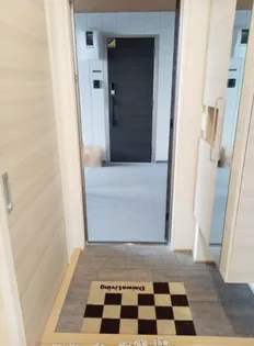 DーLUCE 秋月【3階】の玄関