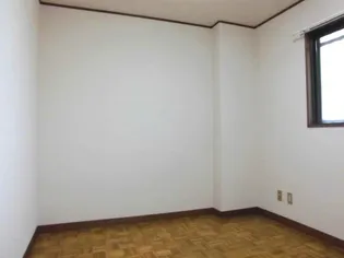 ロイヤルハイツ吉田【3階】の内装