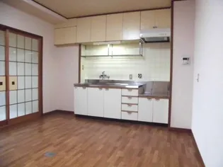 ロイヤルハイツ吉田【3階】の居間