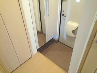 フルッテート M【1階】の玄関