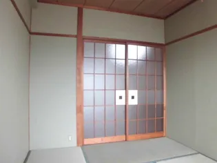 ロイヤルハイツ吉田【2階】の寝室