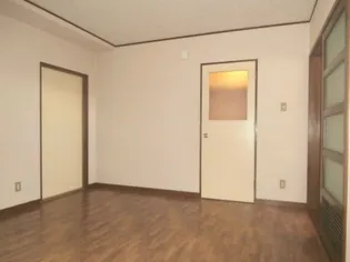 ロイヤルハイツ吉田【4階】の内装