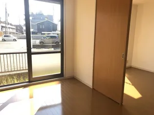 エクセレンス六十谷【1階】の居間