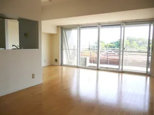 プラージュ和歌浦【4階】の居間