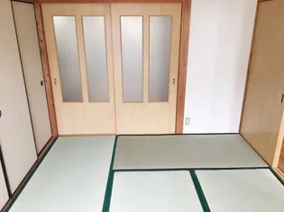 ハイツ塩屋の居間