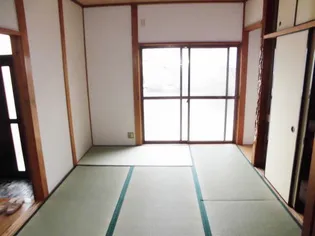 ハイツ塩屋の居間