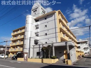 マンション本町【1階】の外観